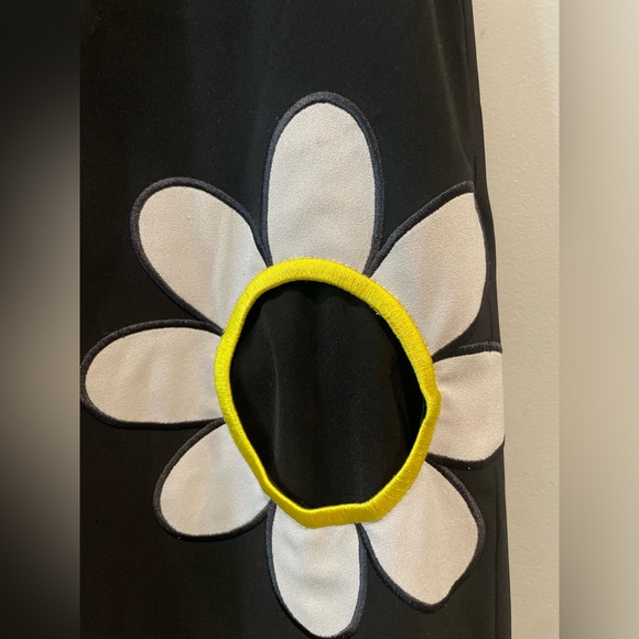 Moschino Daisy Pocket Dress - Picture 8 of 11